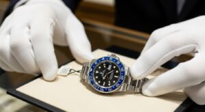 ロレックス・GMTマスターIIバットマンモデル人気再燃！ブルーベゼルのGMTマスターを即日現金化【買取大吉 ドミー百々店】